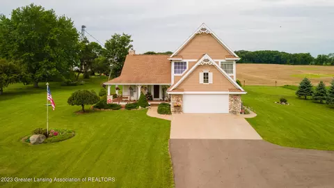 9611 N Ionia Rd, Vermontville, MI 49096