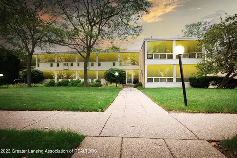 1041 Kimberly Dr #5, Lansing, MI 48912