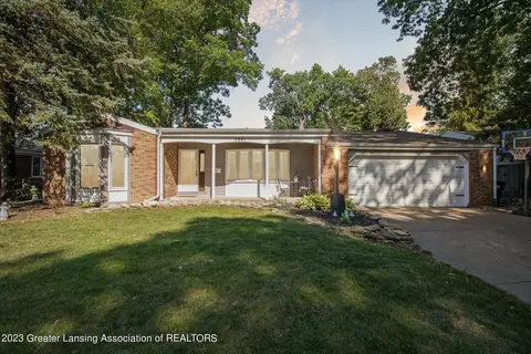 2841 Norwich Rd, Lansing, MI 48911