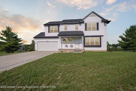 625 Launch Point Dr, Perry, MI 48872 photo 2