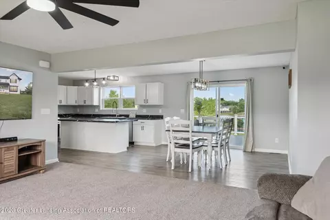 625 Launch Point Dr, Perry, MI 48872 photo 9