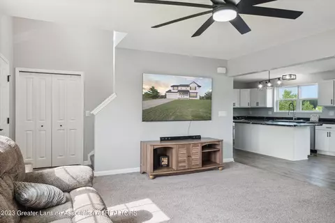 625 Launch Point Dr, Perry, MI 48872 photo 8