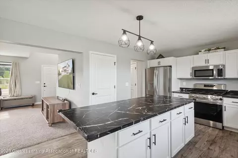 625 Launch Point Dr, Perry, MI 48872 photo 15