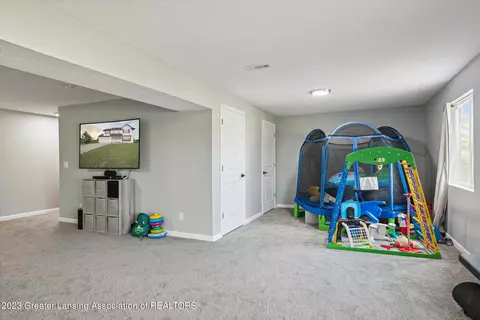 625 Launch Point Dr, Perry, MI 48872 photo 35