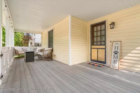 329 E Oak St, Mason, MI 48854 photo 4