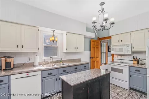 329 E Oak St, Mason, MI 48854 photo 7