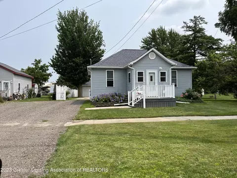920 N Clinton Ave, Saint Johns, MI 48879