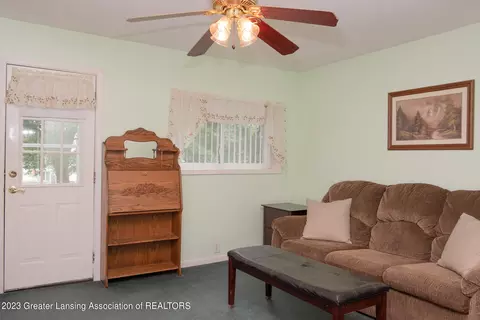 214 E Main St, Vernon, MI 48476 photo 15