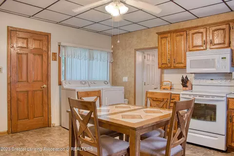 214 E Main St, Vernon, MI 48476 photo 6