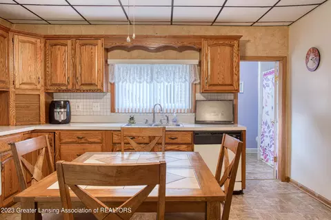 214 E Main St, Vernon, MI 48476 photo 7