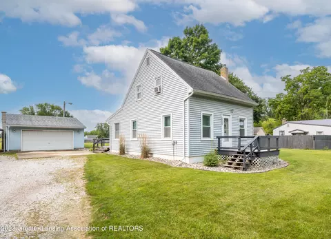 2216 E Cavanaugh Rd, Lansing, MI 48910 photo 4