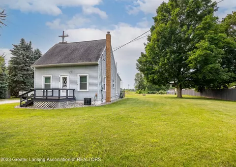 2216 E Cavanaugh Rd, Lansing, MI 48910 photo 3