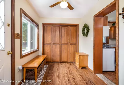 2216 E Cavanaugh Rd, Lansing, MI 48910 photo 12