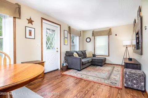 2216 E Cavanaugh Rd, Lansing, MI 48910 photo 7