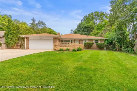 2924 W Willow St, Lansing, MI 48917