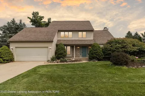 4404 Hickorywood Dr, Okemos, MI 48864