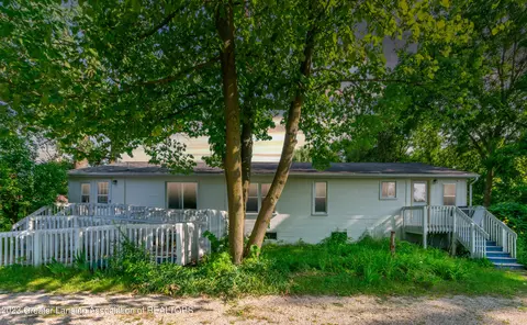 12964 Franklin St, Grand Ledge, MI 48837