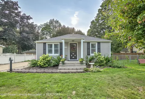 6024 Piper Ave, Lansing, MI 48911