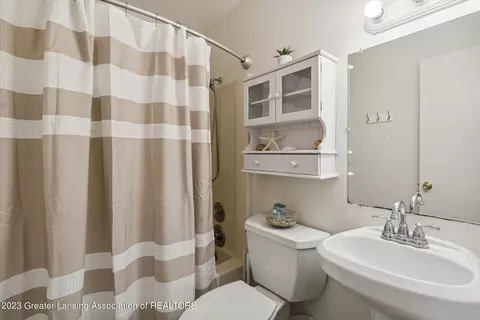 5983 Cypress St, Haslett, MI 48840 photo 7