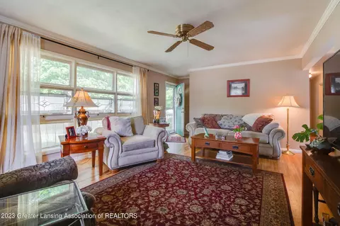 1942 Maple St, Holt, MI 48842 photo 5
