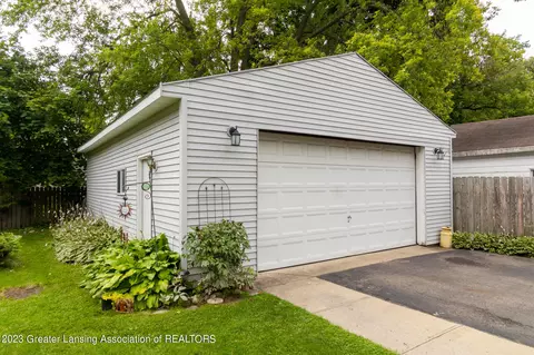 1942 Maple St, Holt, MI 48842 photo 30