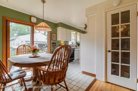 1942 Maple St, Holt, MI 48842 photo 9