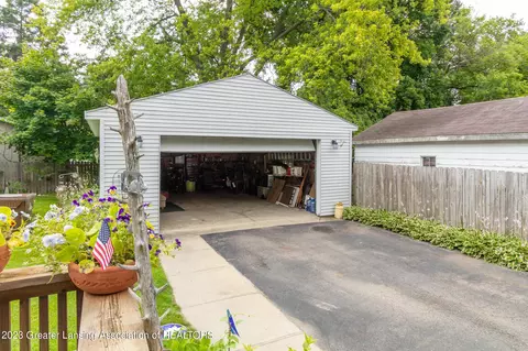 1942 Maple St, Holt, MI 48842 photo 29