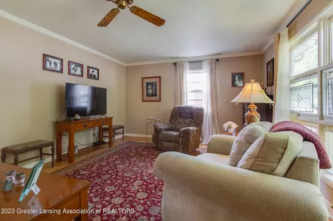 1942 Maple St, Holt, MI 48842 photo 3