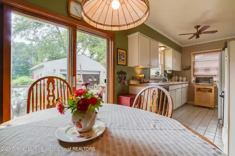 1942 Maple St, Holt, MI 48842 photo 8