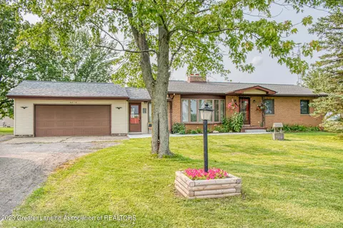 5515 Shipman Rd, Corunna, MI 48817