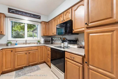 716 Spring St, Grand Ledge, MI 48837 photo 10