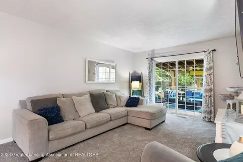 716 Spring St, Grand Ledge, MI 48837 photo 8