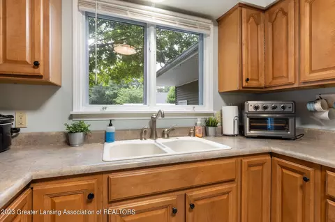 716 Spring St, Grand Ledge, MI 48837 photo 12