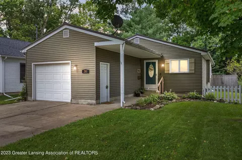716 Spring St, Grand Ledge, MI 48837