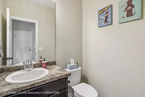 1111 Oakwood Dr, Dewitt, MI 48820 photo 36
