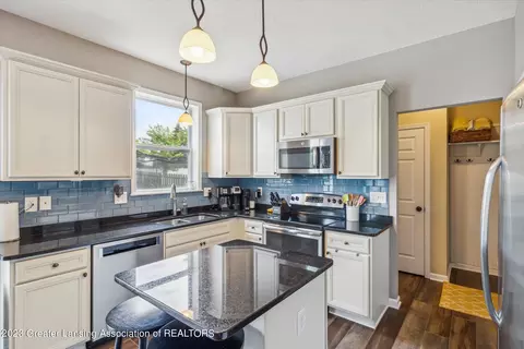 1111 Oakwood Dr, Dewitt, MI 48820 photo 11