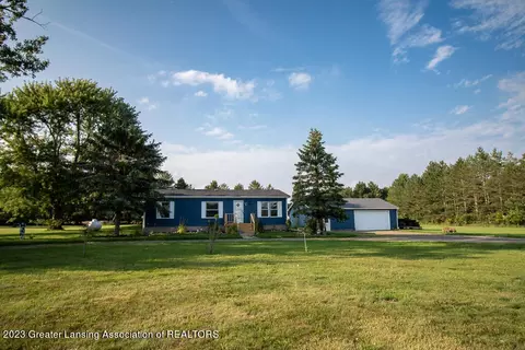 2450 W Hyde Rd, Saint Johns, MI 48879