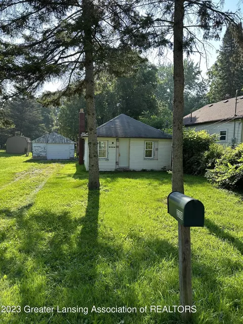 3308 N Cedar St, Lansing, MI 48906