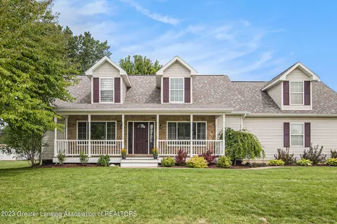 3620 Observatory Ln, Holt, MI 48842