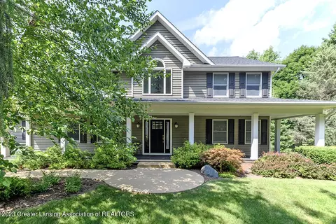 1967 Live Oak Trl, Williamston, MI 48895