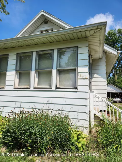 1243 Park View St, Lansing, MI 48912