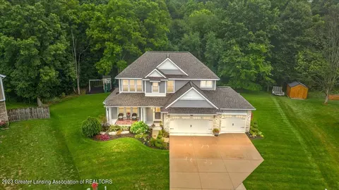 14597 Saffron Hill Dr, Lansing, MI 48906