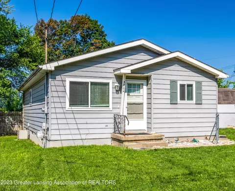 3804 Burchfield Dr, Lansing, MI 48910