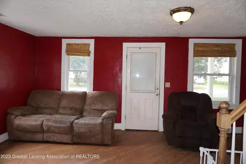 515 S Cedar St, Owosso, MI 48867 photo 3