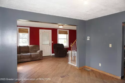 515 S Cedar St, Owosso, MI 48867 photo 6