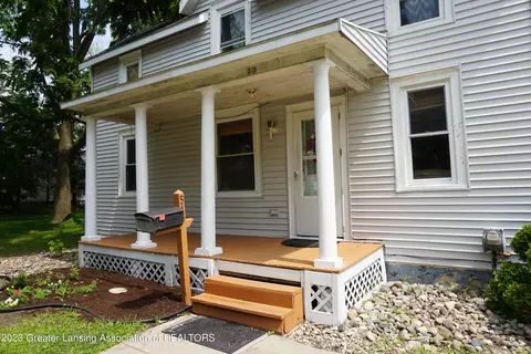 515 S Cedar St, Owosso, MI 48867 photo 2