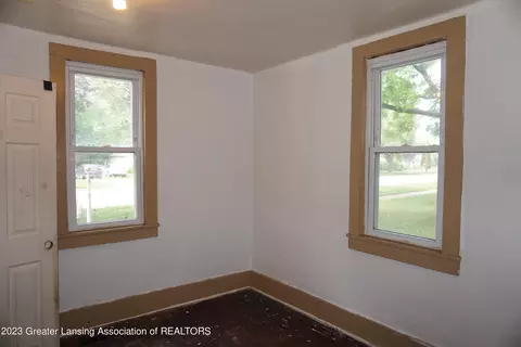 515 S Cedar St, Owosso, MI 48867 photo 10