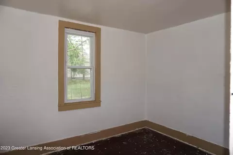 515 S Cedar St, Owosso, MI 48867 photo 11