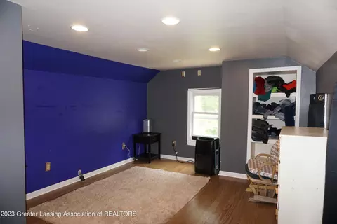 515 S Cedar St, Owosso, MI 48867 photo 17