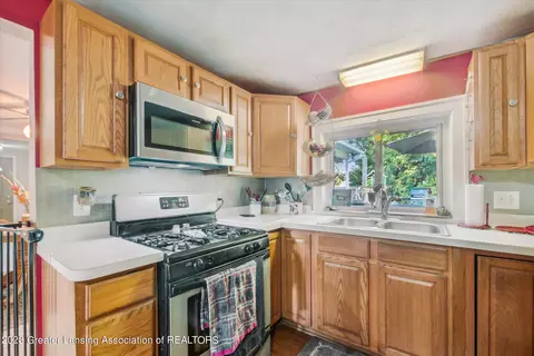 236 East Rd, Dimondale, MI 48821 photo 6